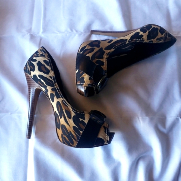Leopard Jessica Simpson peep-toe heels 7 - Picture 1 of 4